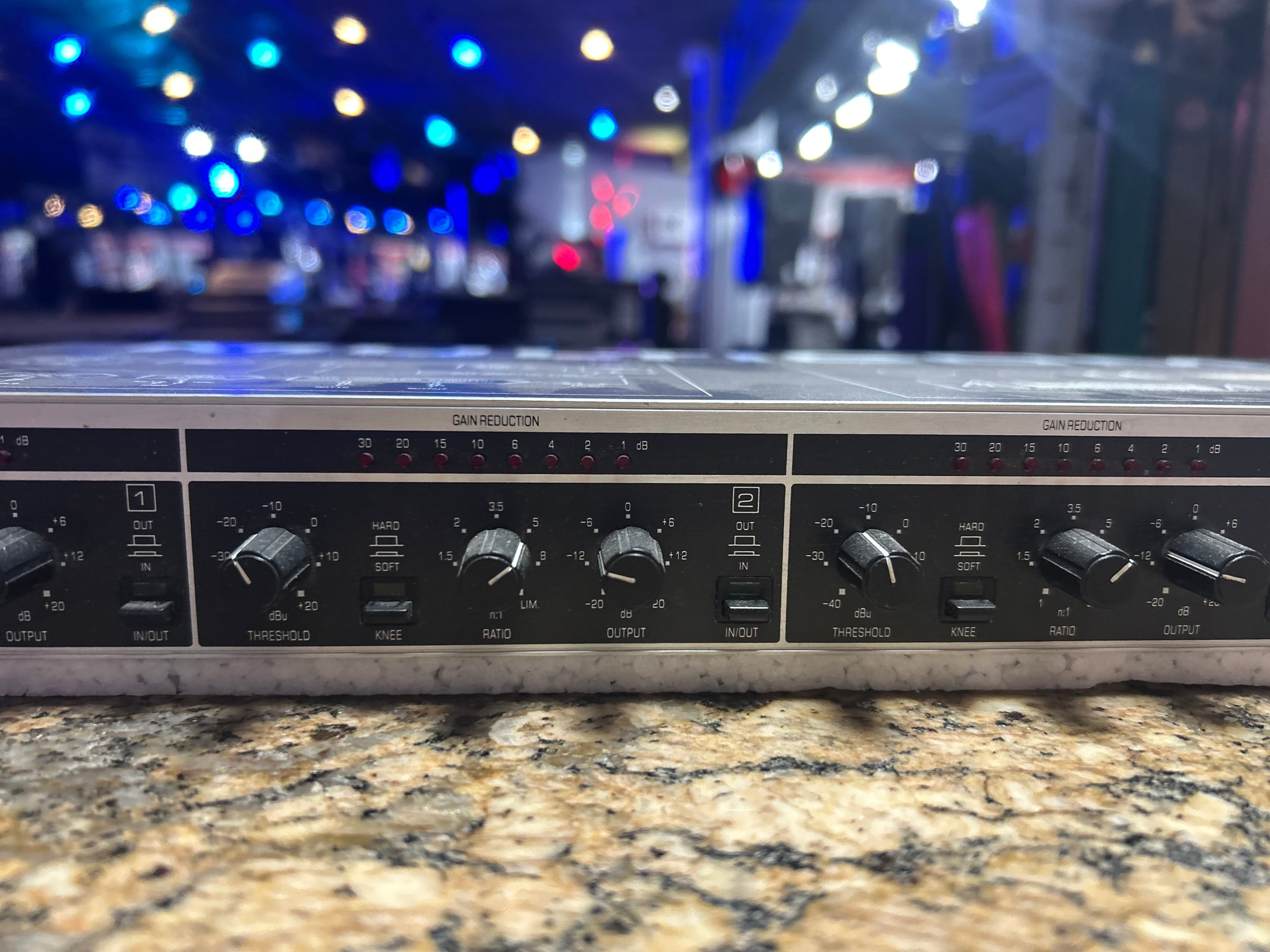 Behringer MDX 2400 Multicom Quad Dynamics Processor – Sound Town