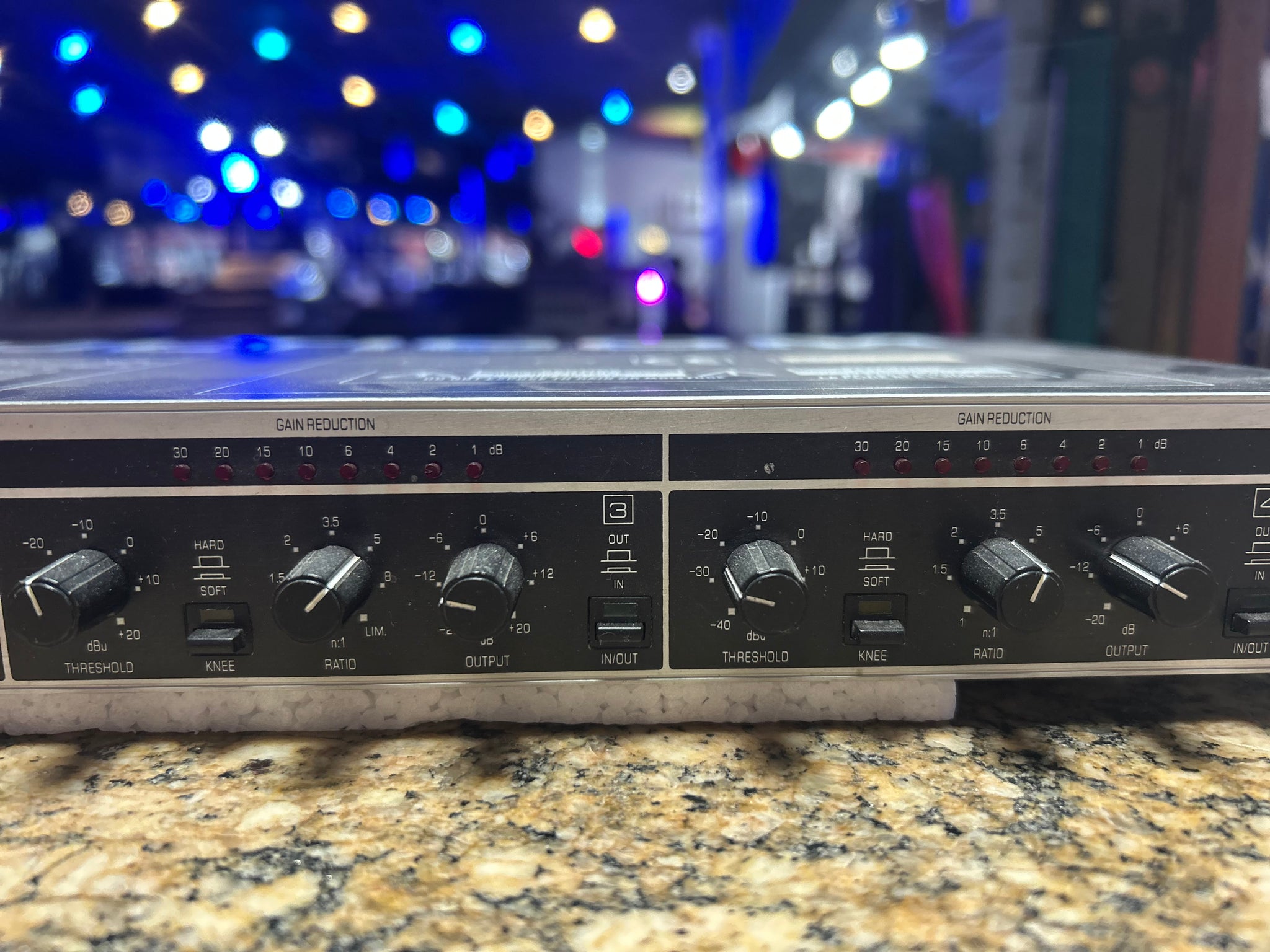 Behringer MDX 2400 Multicom Quad Dynamics Processor – Sound Town