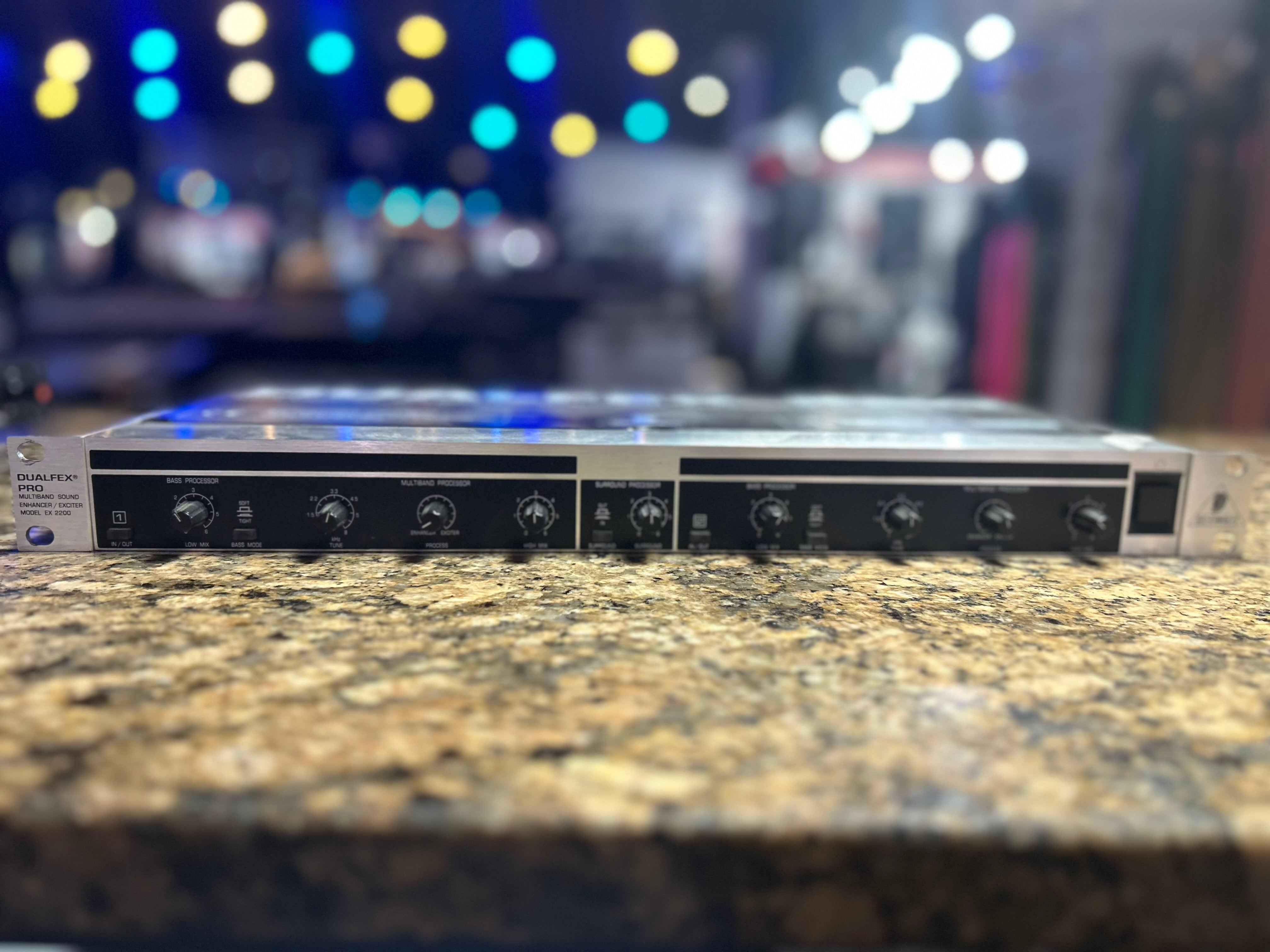 Behringer Dualfex Pro EX2200 – Sound Town